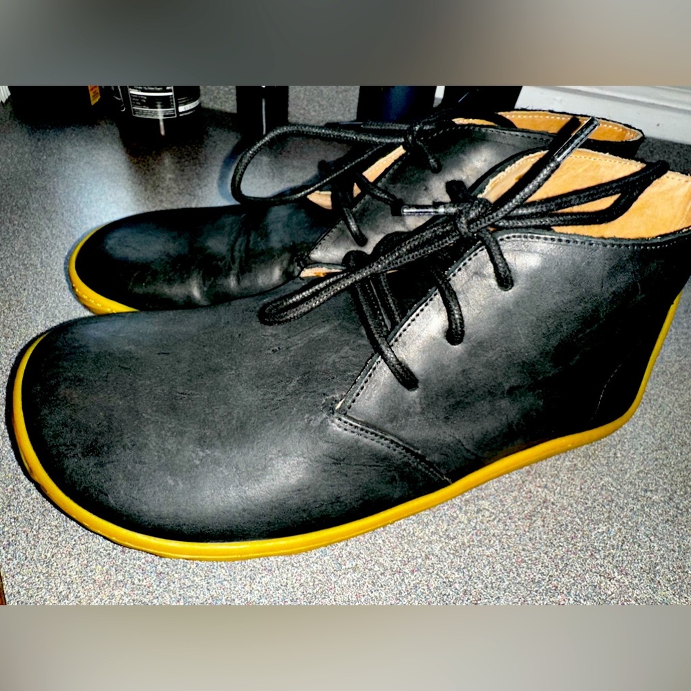 Mens Vivobarefoot gobi desert chukkas made in Africa